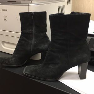 Suede boots